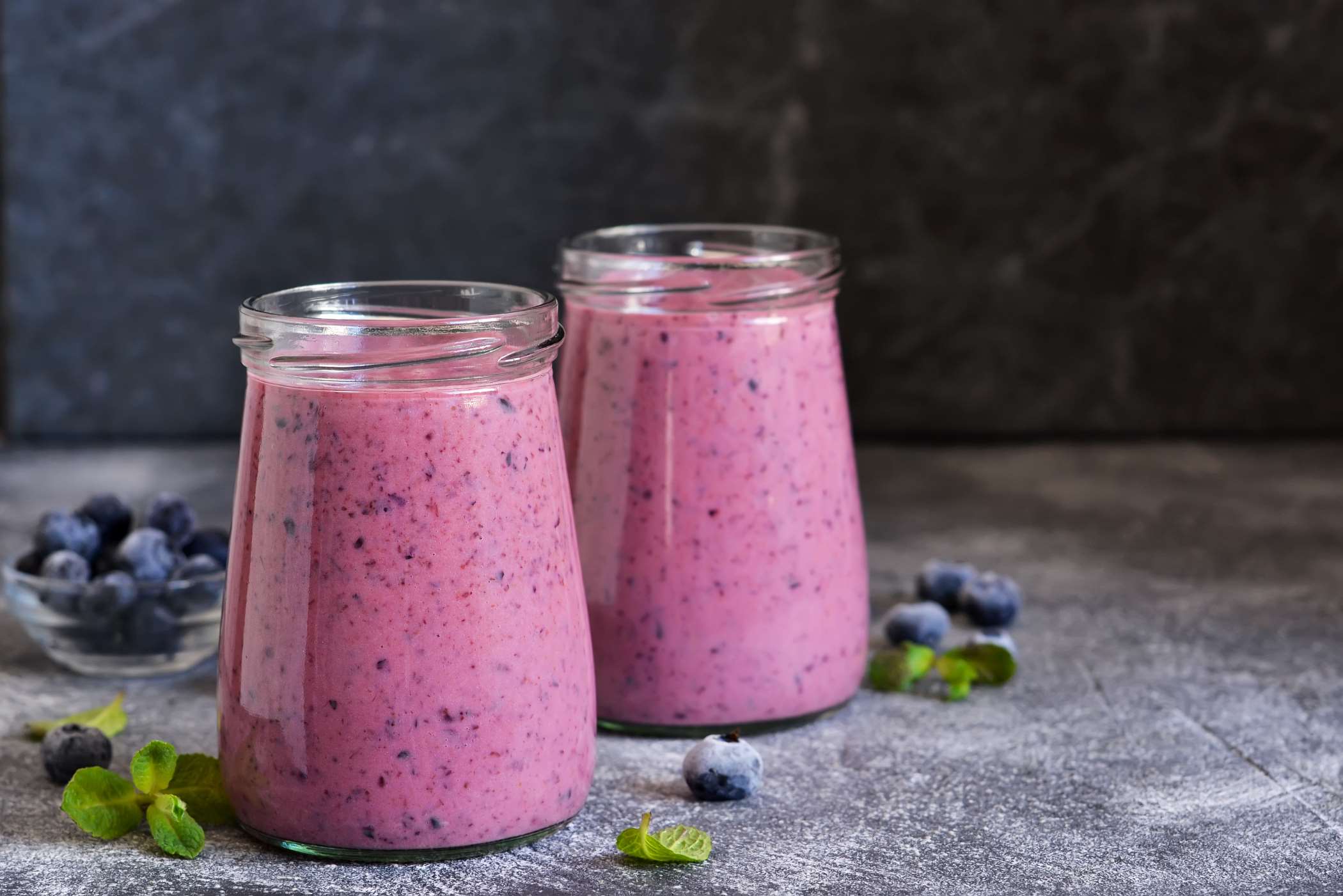 Kefir z orzechami i borówkami przepis na FajneGotowanie pl