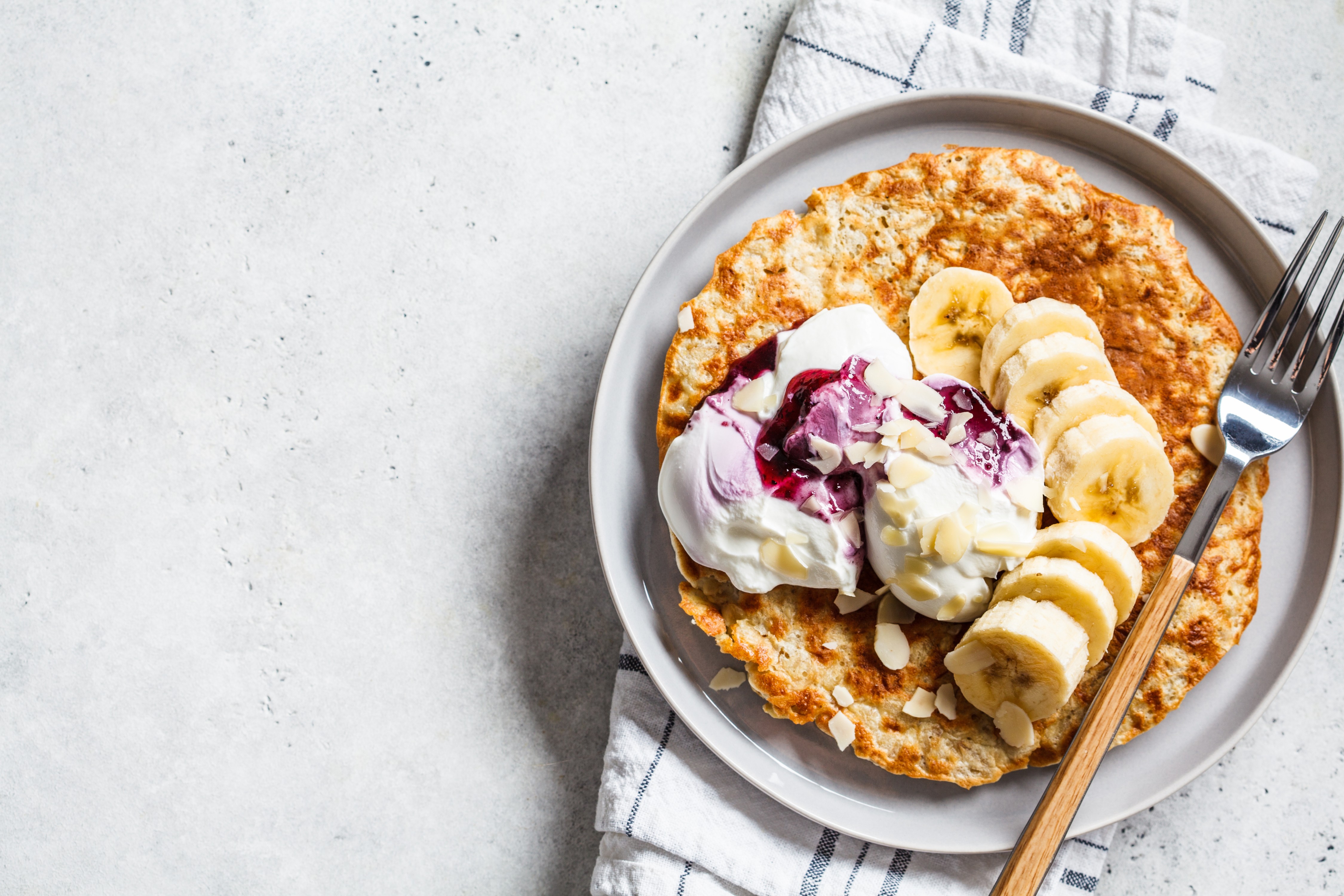 Omlet z masłem orzechowym przepis na FajneGotowanie pl