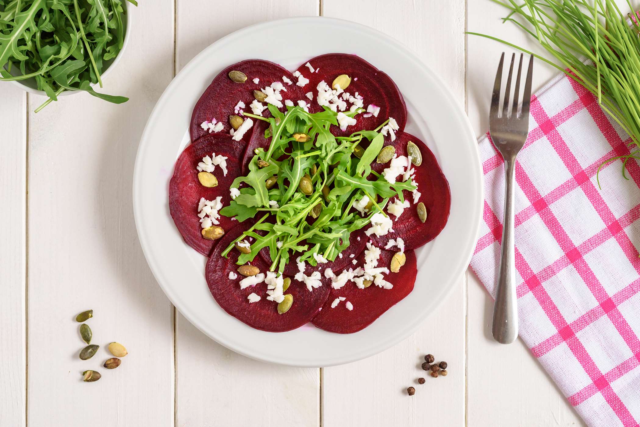 Carpaccio z buraka z mozzarellą przepis na FajneGotowanie pl