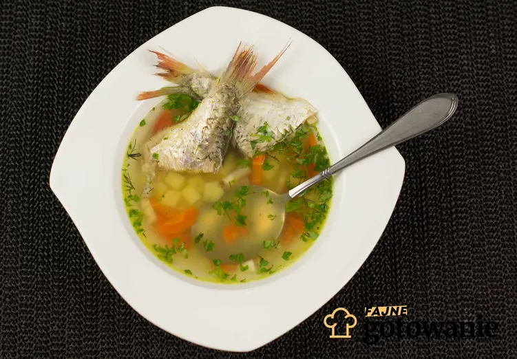 Zupa rybna z dorsza z warzywami na lekkim bulionie, a także przepisy na smaczną, szybką i prostą zupę rybną