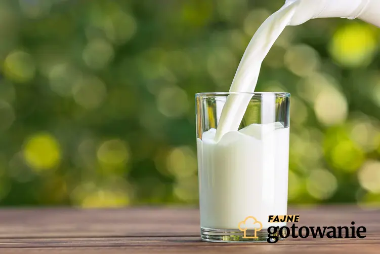 Mleko nalewane do szklanki, a także fakty i mity o rónych teoriach żywnościowych i kwaśniejącym mleku