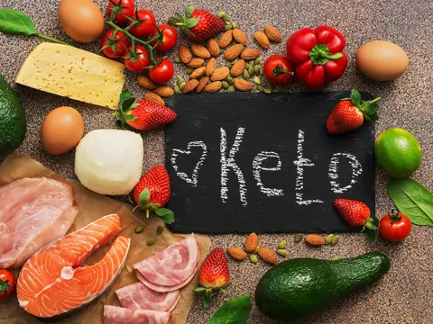 Czy dieta keto jest dobrym sposobem na zrzucenie zbędnych kilogramów?