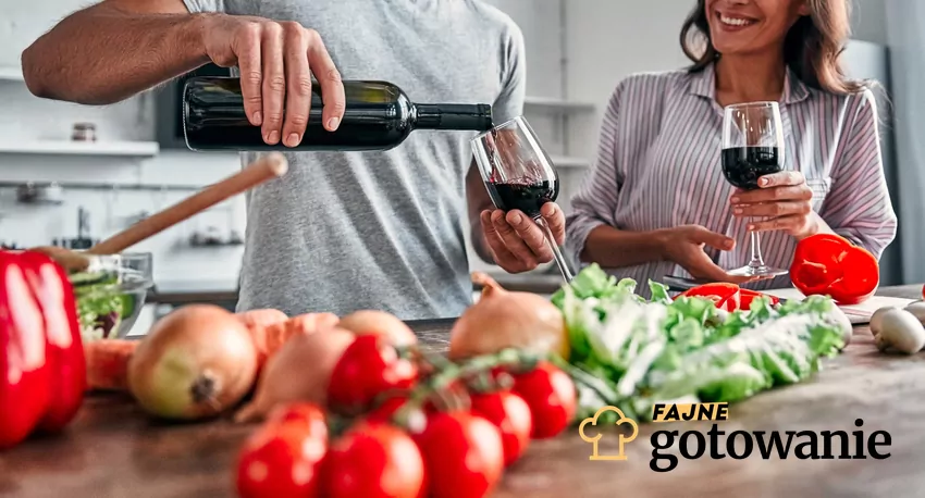 Zasada kontrastu lub podobieństwa – tłuste dania zrównoważysz wytrawnym winem Wino do gotowania