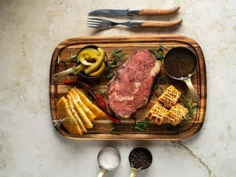 Stek, który wychodzi każdemu: wołowina bez stresu, twardych kęsów i „kombinowania”