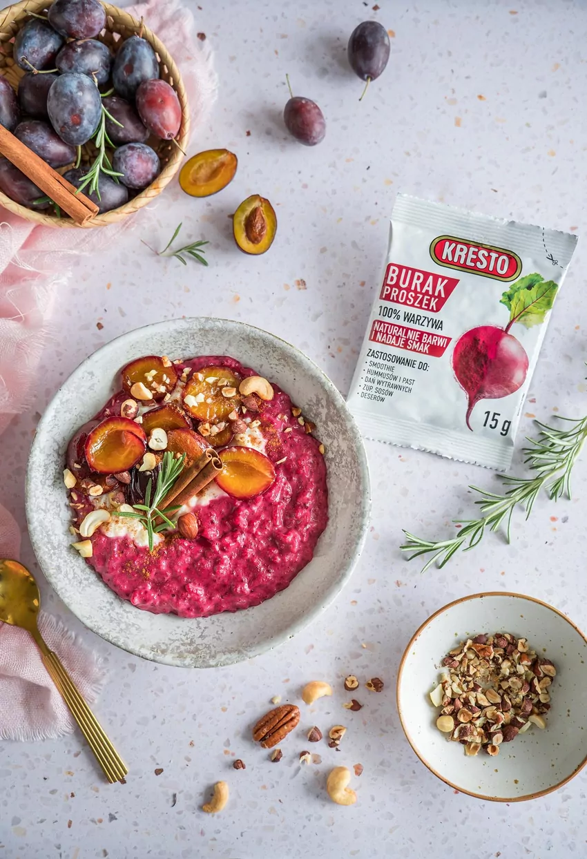 Kolorowy pudding ryżowy z karmelizowaną śliwką Kolorowy pudding ryżowy z karmelizowaną śliwką