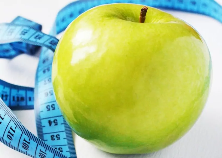 Unikaj skrajnych diet, bo zamiast pomóc w odchudzaniu, mogą spowolnić metabolizm i utrudnić utratę wagi Odchudzanie