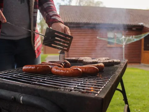 Jaki grill wybrać na majówkę