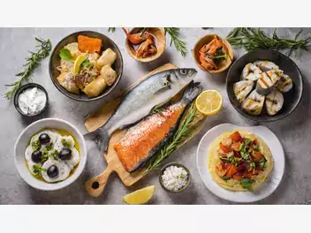 Ilustracja artykułu rybę na obiad kojarzysz tylko z paluszkami rybnymi? sprawdź 5 pomysłów na jej smaczniejsze przygotowanie!