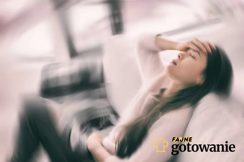 Hipoglikemia reaktywna może dotknąć wszystkich w każdym momencie dnia Kobieta z objawami hipoglikemii reaktywnej