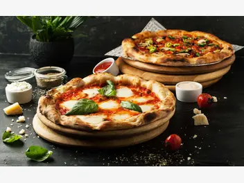Ilustracja artykułu pizza nie musi być tylko na cieście drożdżowym! przepisy na ekspresową pizzę