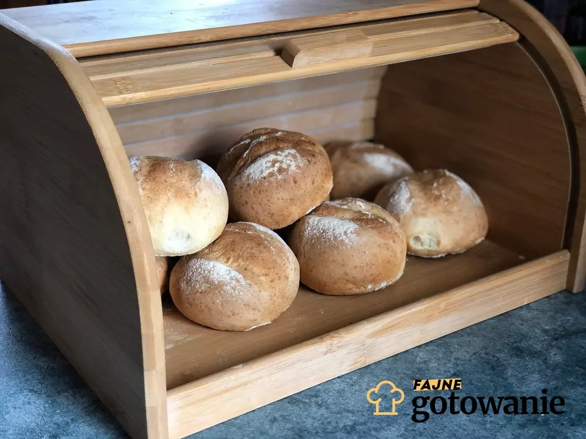 Bułki w chlebaku