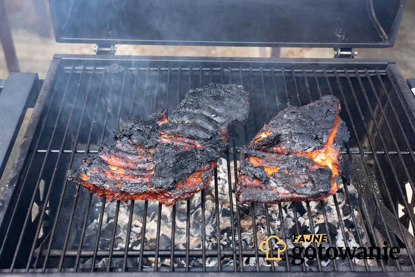 Takiego mięsa nie jedz! Przypalone, zwęglone mięso na grillu