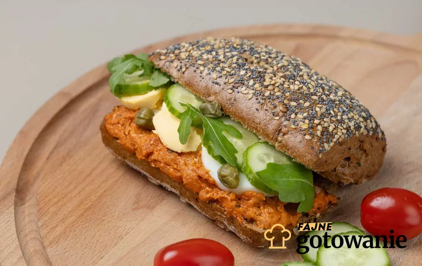 Takie pasty to super pomysł na wzbogacanie diety w nawet nielubiane produkty Kanapka z pastą i ogórkiem