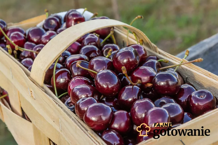 Większość ludzi nawet... nie zauważa, że zjadła larwę! Czereśnie w koszyku