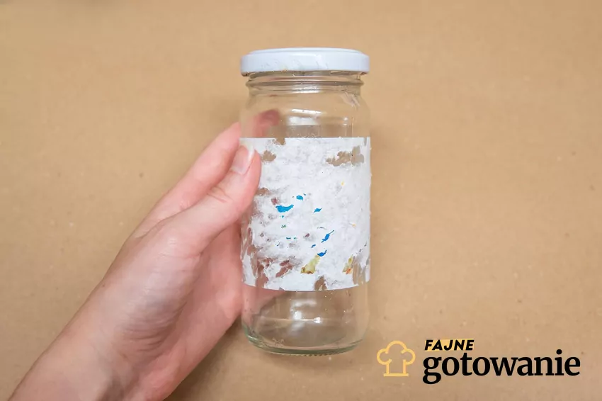 Istnieje wiele sposobów na to, jak usunąć naklejki ze słoików Naklejka na słoiku