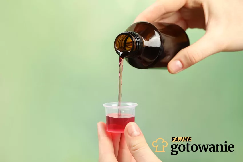 Syrop z babki lancetowatej powinno się przyrządzać z młodych liści Syrop z babki lancetowatej