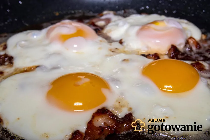 Istnieje ciekawy sposób na zrobienie jajka sadzone Sadzone jajka