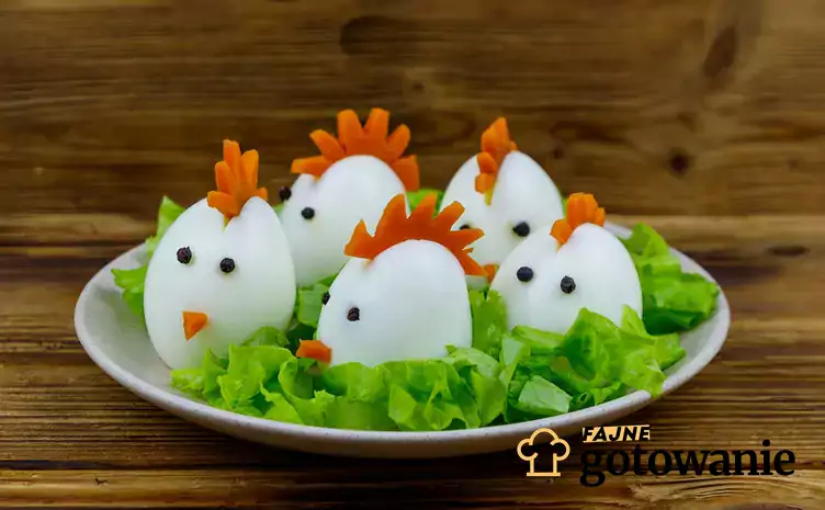 Zabawne wielkanocne kurczaczki z jajek