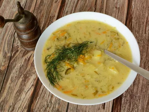 Nietypowe dodatki do zupy ogórkowej