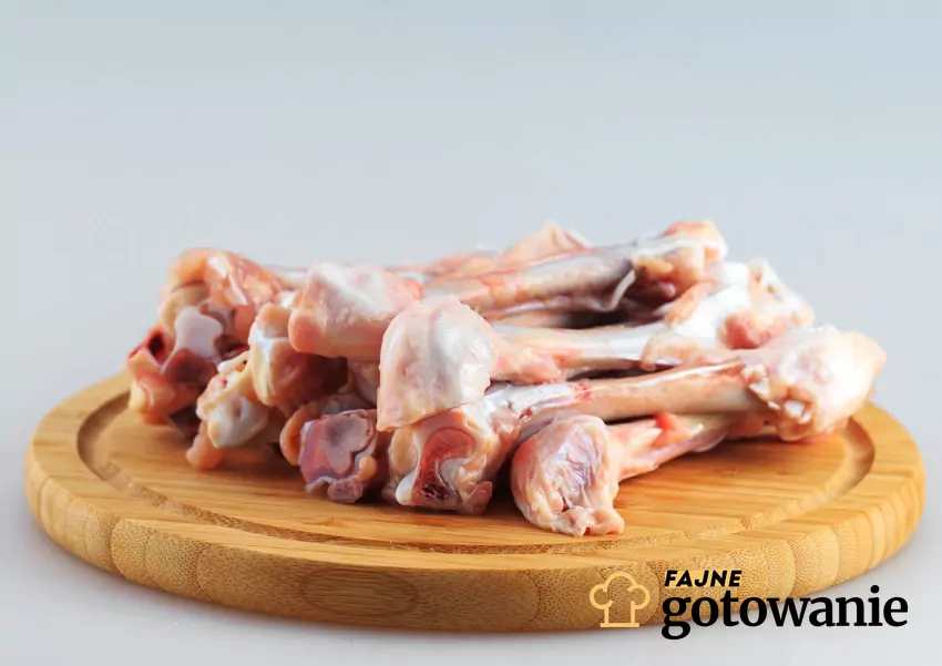 W wielu miejscowościach opłaty za źle segregowane odpady są drastycznie wyższe Kości po kurczaku