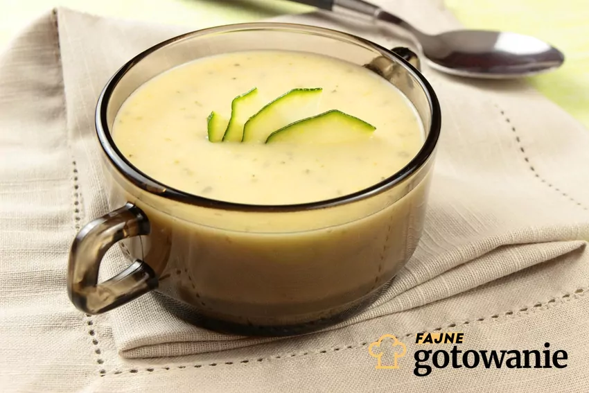 Aby nie musieć ratować zupy w ostatniej chwili, warto pamiętać o kilku zasadach Zupa krem z cukini