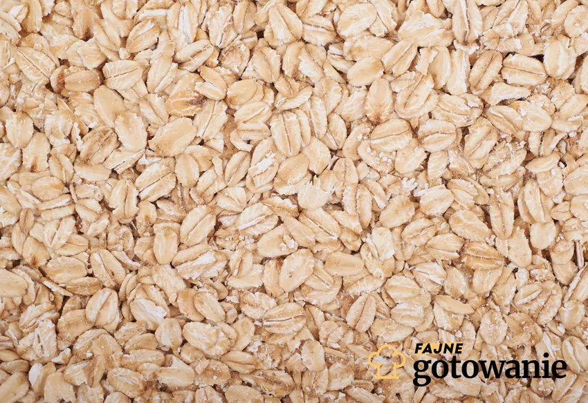 Spróbuj płatków w formie panierki - klasyczna bułka tarta szybko odejdzie w zapomnienie Rozsypane płatki owsiane