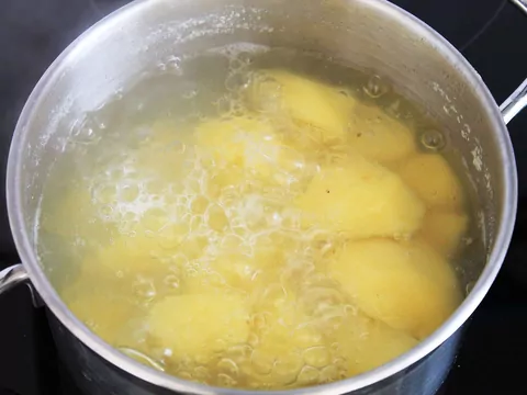 Ile soli do ziemniaków