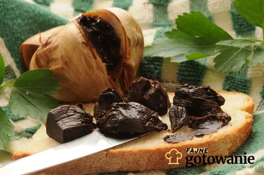 Ten rodzaj czosnku jest szczególnie korzystny dla zdrowia wątroby Czarny czosnek