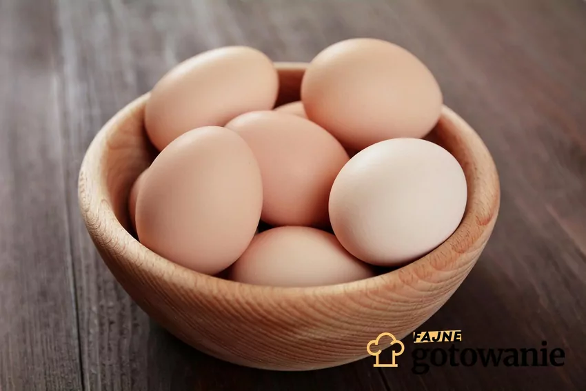 Jajka w misce