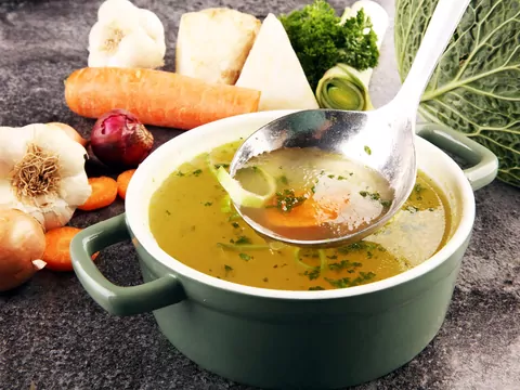 Przyprawa, która niszczy twój rosół