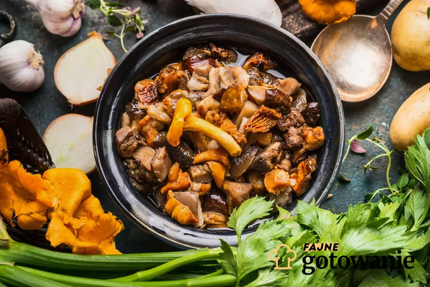 Na czas przygotowania wpływa również m.in. gatunek suszonych grzybów Grzyby w garnku