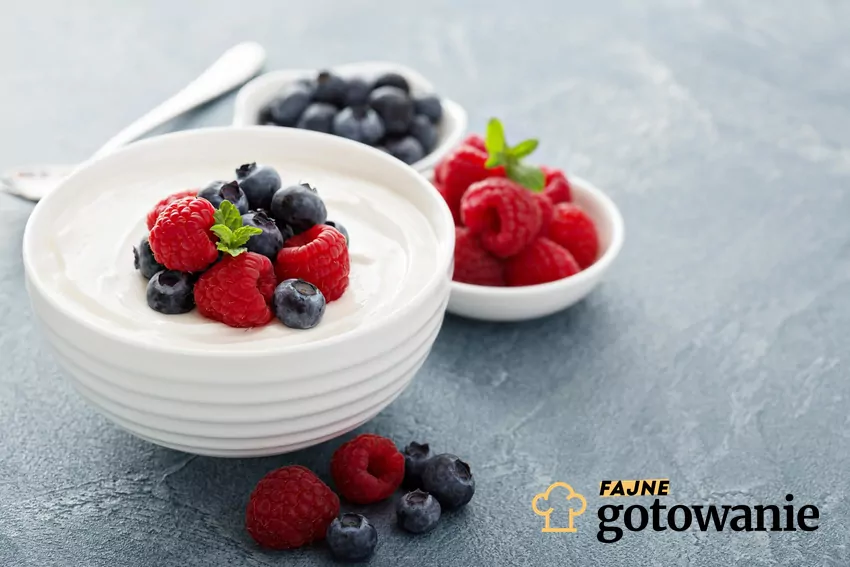 Jogurt z owocami