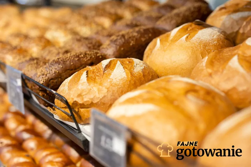 Dział z chlebem w sklepie