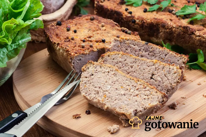 Domowy pasztet możesz wzbogacić różnymi dodatkami Pasztet święteczny
