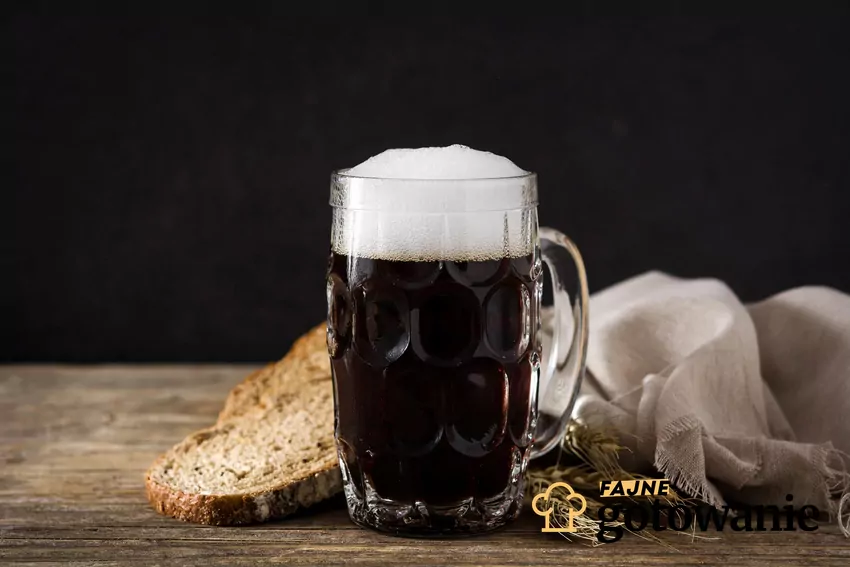 Kwas chlebowy w szklance