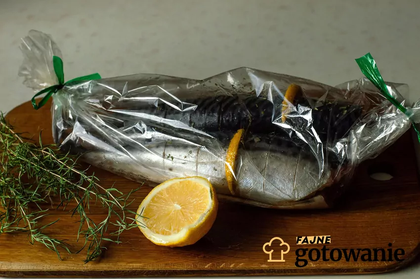 Ryba w rękawie przygotowana do pieczenia