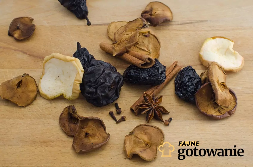 Dobrze ugotowany kompot z suszu nie powinien być ani mętny, ani zbyt intensywny Suszone owoce