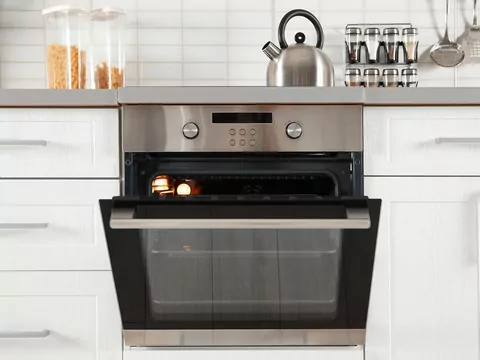 Do czego służy szuflada pod piekarnikiem