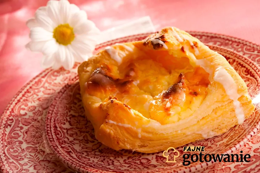 Upieczone ciasto francuskie