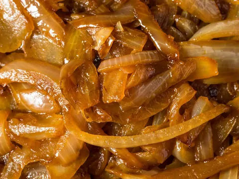 Smażenie cebuli bez przypalenia