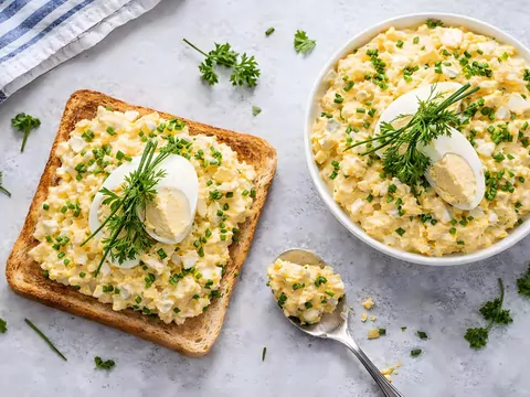 Kultowa pasta jajeczna z PRL-u