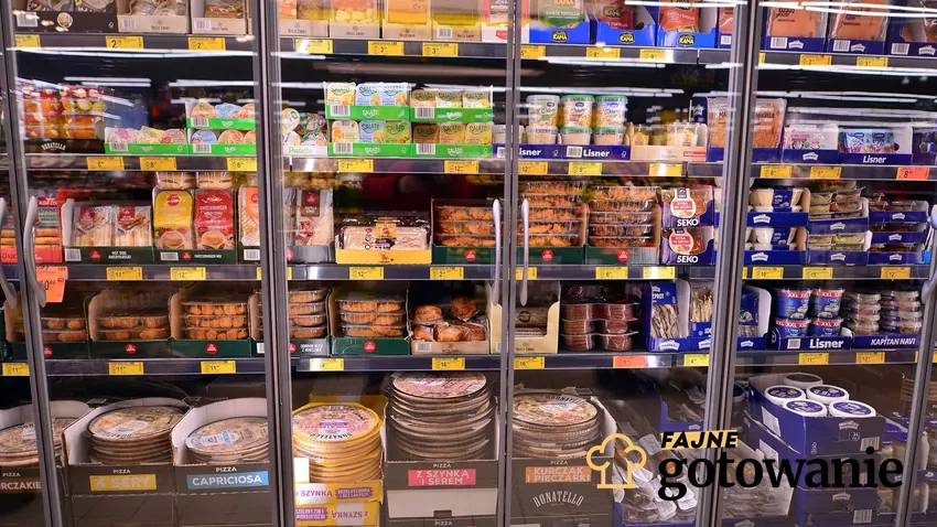Są produkty, których w Biedronce nie zwrócisz - poznaj powód Dział z wędlinami w Biedronce