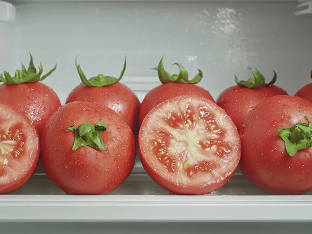 Tego nie rób z pomidorami z lodówki
