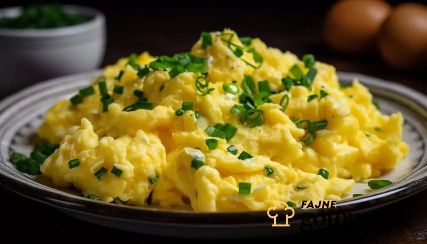 Jajecznica ze szczypiorkiem