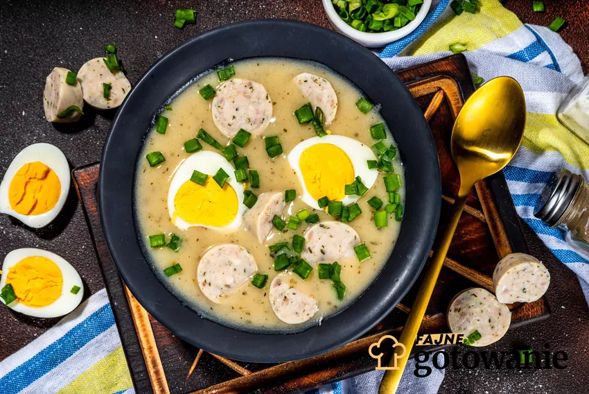 Zupa chrzanowa z jajkiem i kiełbasą