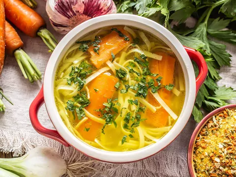 Odpowiednia ilość marchewki do rosołu