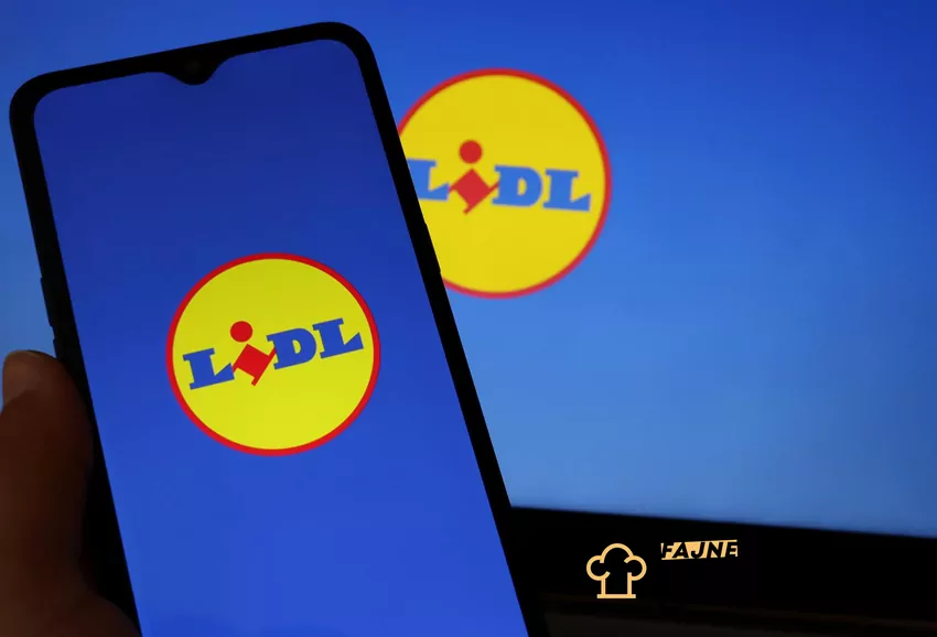 Telefon z aplikacją Lidl Plus