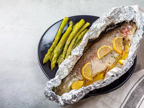 Używanie folii aluminiowej w kuchni