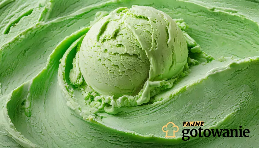 Lody pistacjowe i inspirujace pomysły na inne desery z wykorzystaniem pistacji Pistacjowe lody w miseczce
