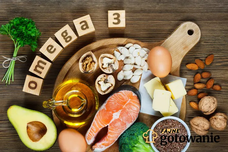 Widok z góry na produkty, które zawierają kwasy omega-3, a także informacje, w jaki sposób można zwiększyć ilość kwasów omega-3